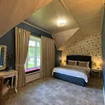 Winegarden Hotel *