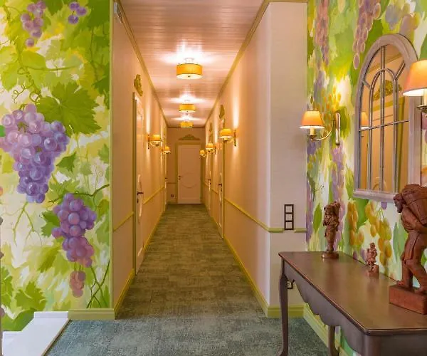 Winegarden Hotel