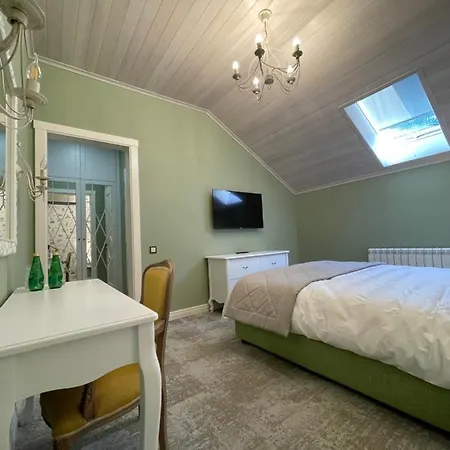 Winegarden * מוקצ'בה